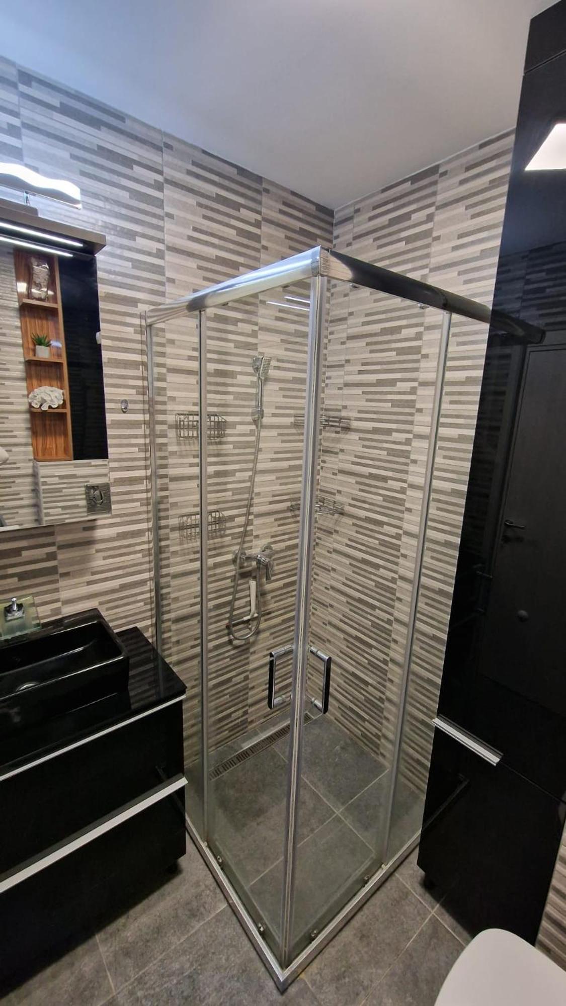 Porodicno-poslovni Udoban Stan Apartman *