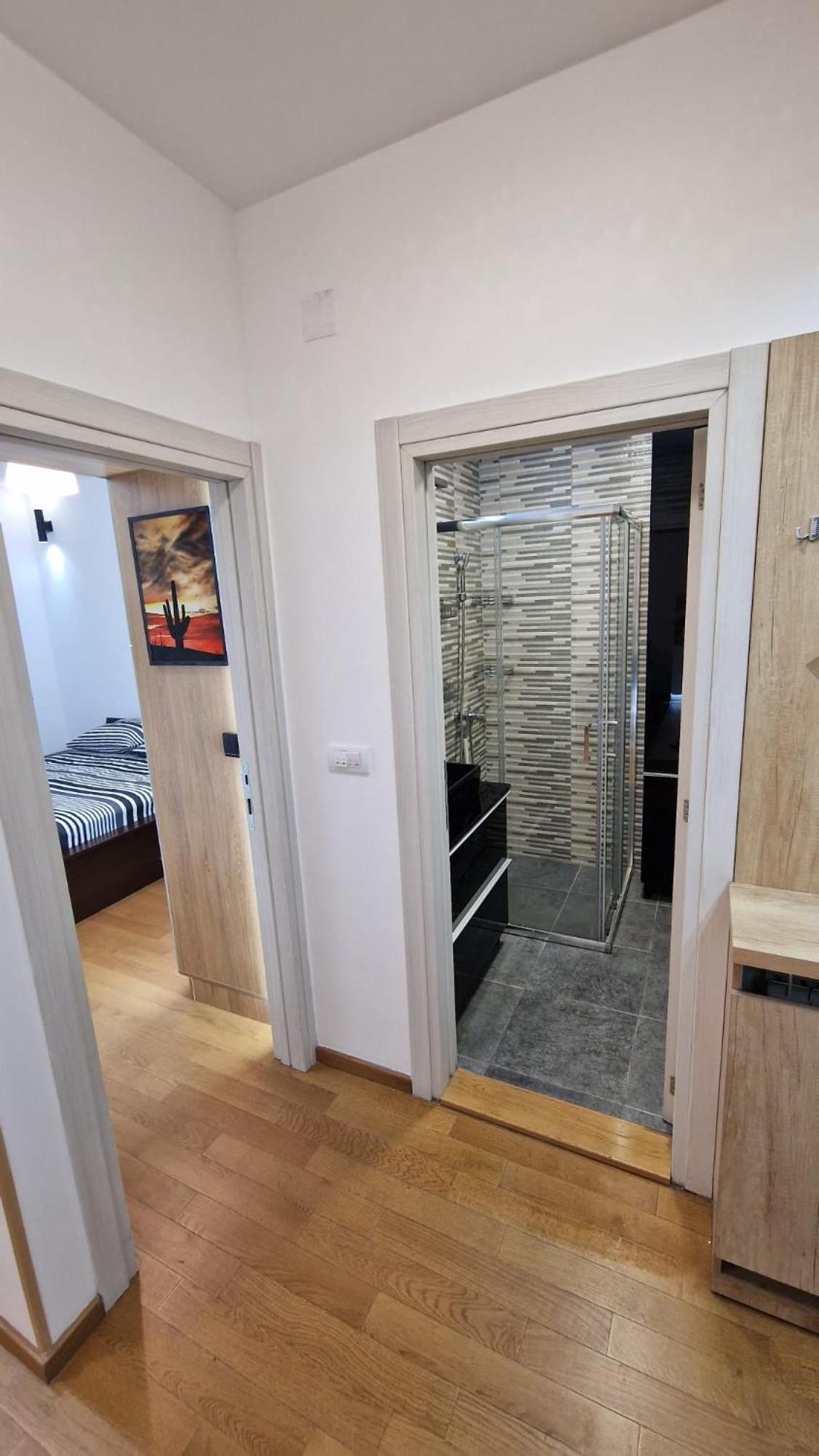 Porodicno-poslovni Udoban Stan Apartman *