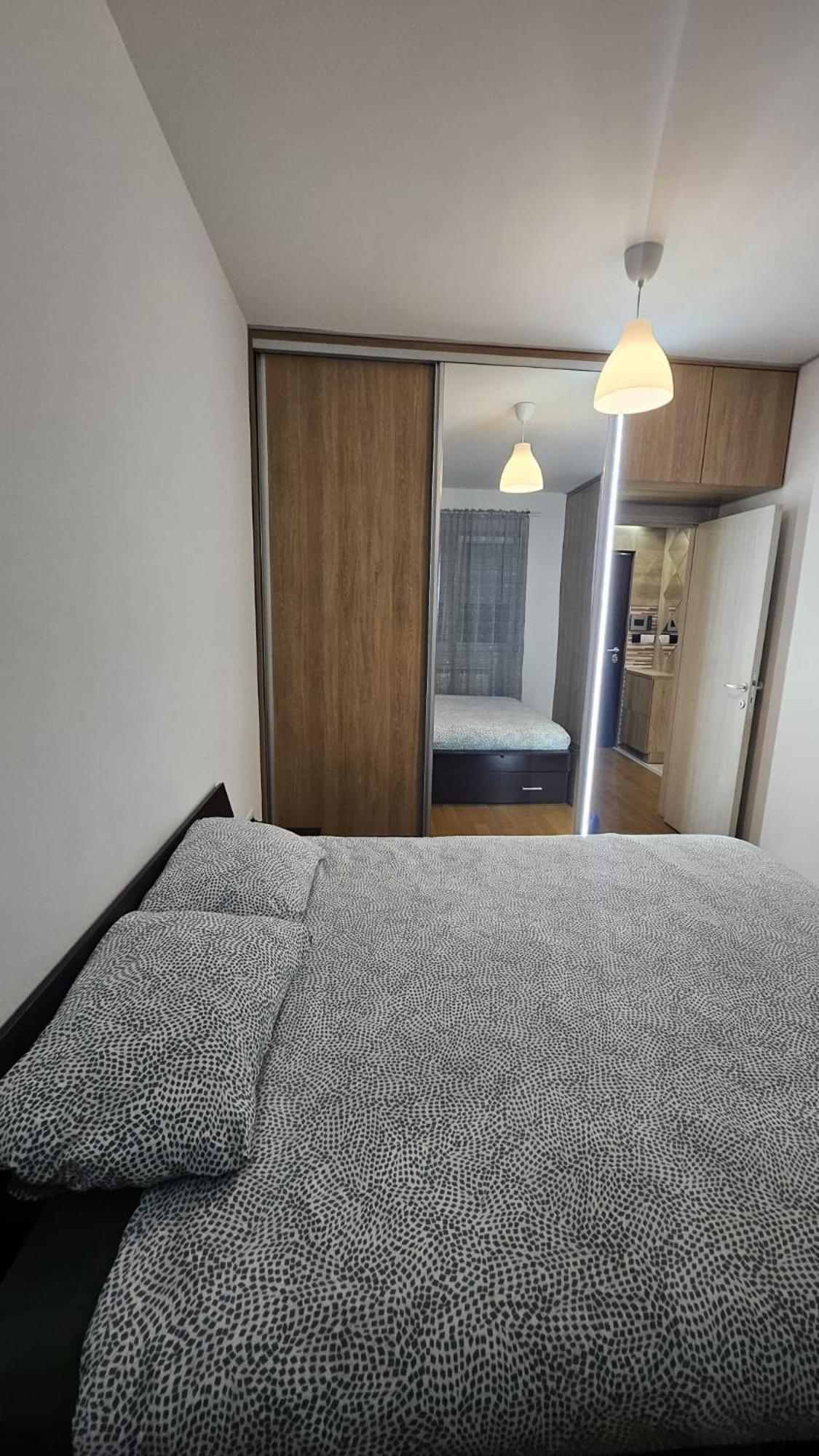 Apartman Porodicno-poslovni Udoban Stan *